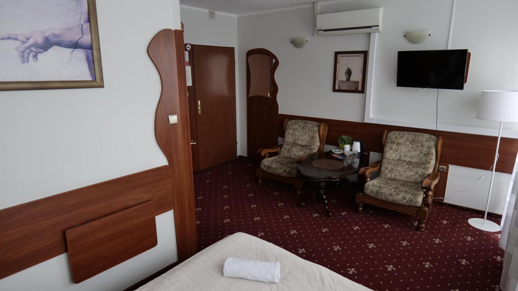 Sala Bankietowa I Pokoje Goscinne Сокулка Экстерьер фото