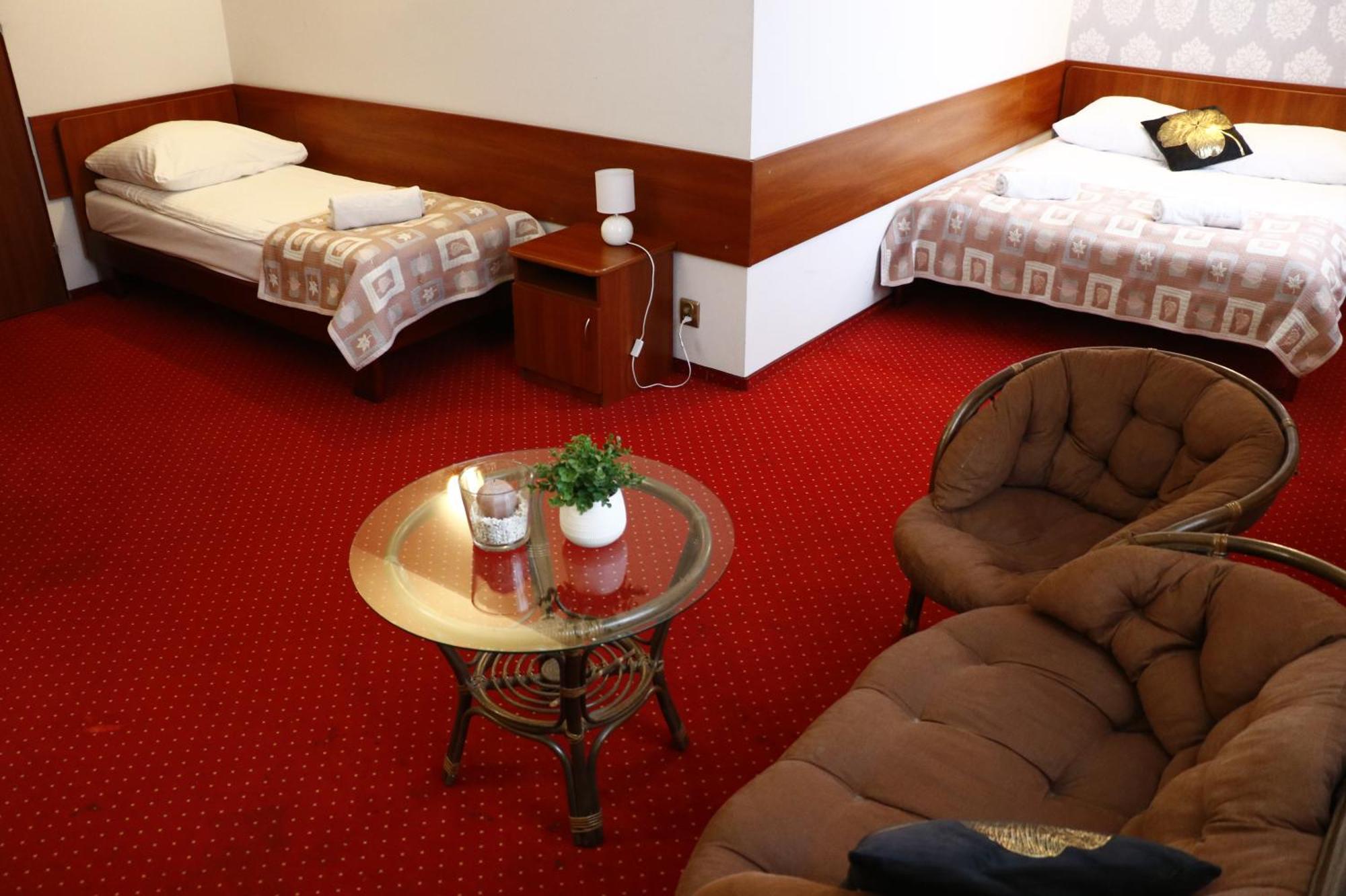 Sala Bankietowa I Pokoje Goscinne Сокулка Экстерьер фото